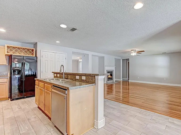 1412 Dunns Lake Dr — Photo 29