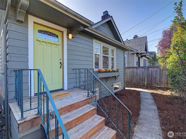 737 N 80th Street, Seattle, WA 98103