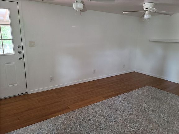 5th image of 410 N Avenue D