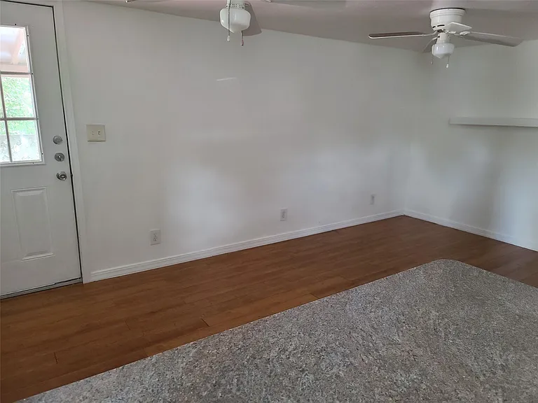 410 N Avenue D — Photo 5