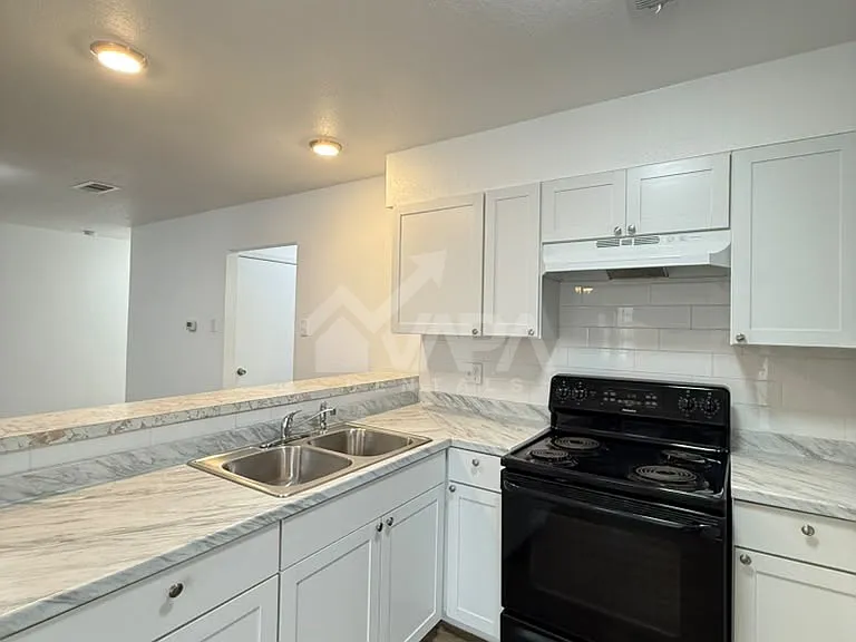 415 Solar Dr — Photo 5