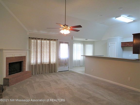 4th image of 4077 Ravenwood Dr