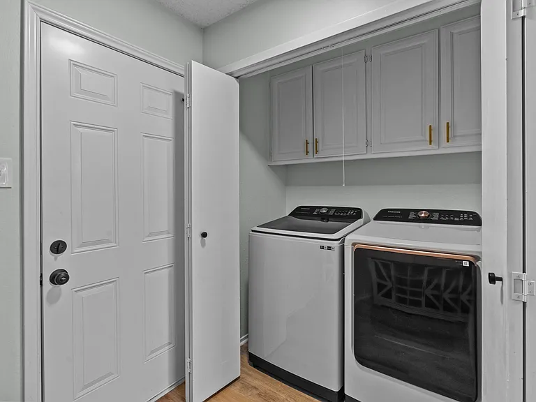 7628 Hunt Dr — Photo 16