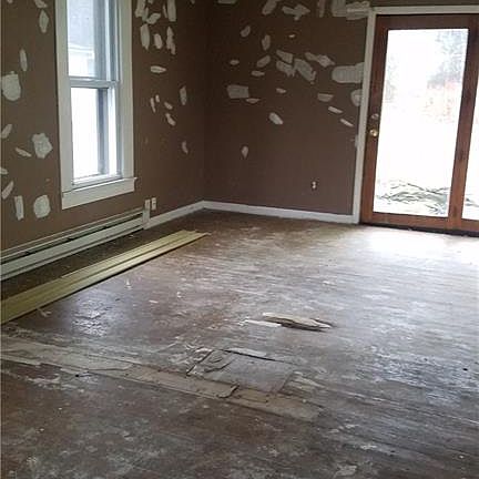4th image of 23 Chamberlain St