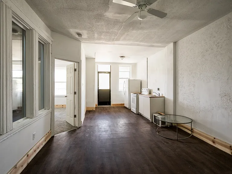 3323 Gratiot Ave #2B — Photo 3