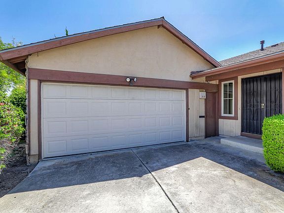 2nd image of 2589 Sugarplum Dr