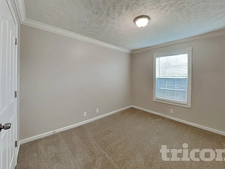 1258 Tiree Dr — Photo 12
