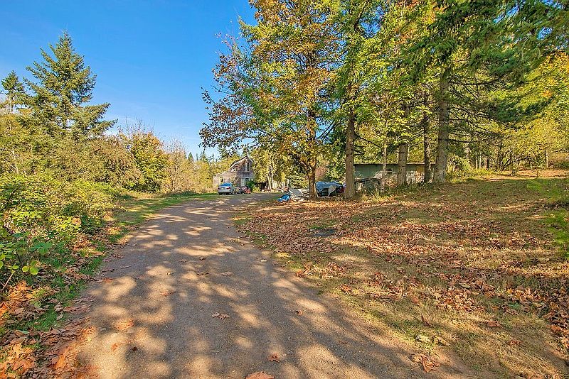 4th image of 404 Johnson Spur Road