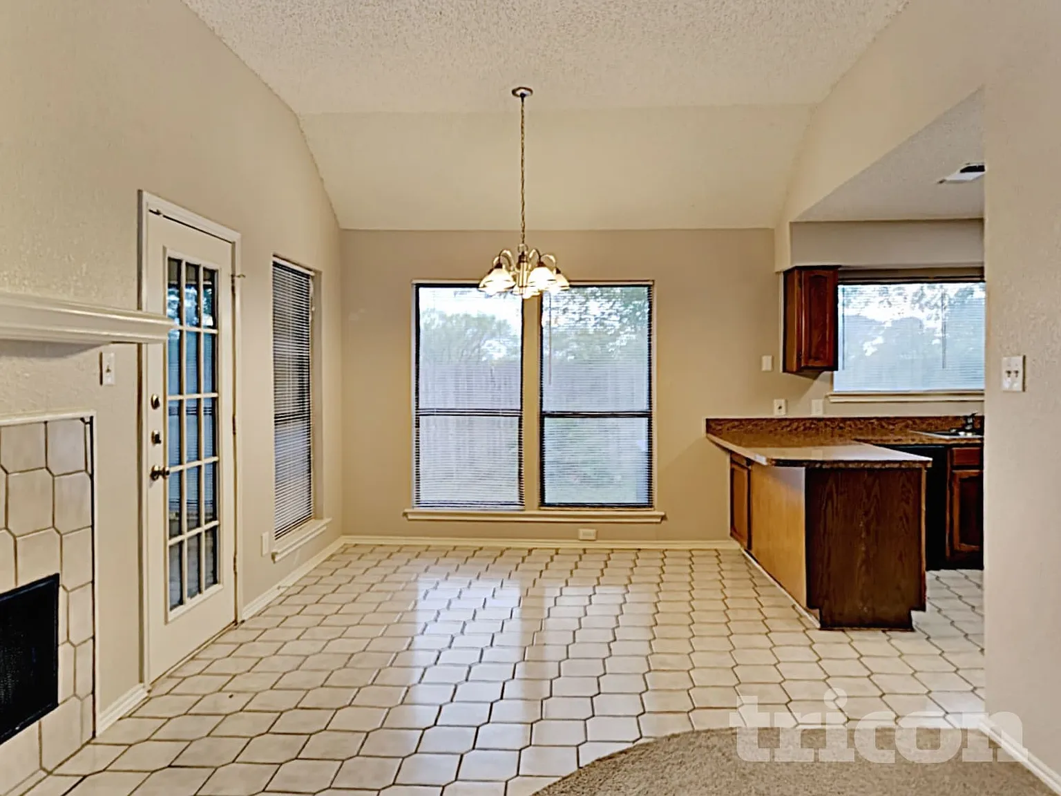 1637 Woodhall Way Fort Worth TX — Photo 4