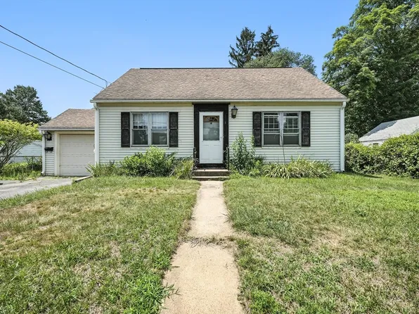 4 Salem St, Palmer, MA 01069