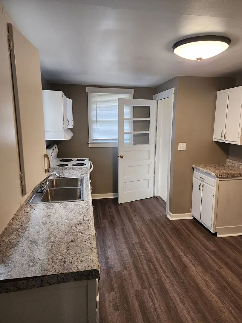 1437 South Webster Street — Photo 4