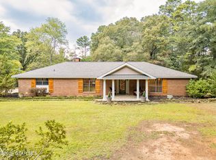 75 Yellow Brick Rd, Columbus, MS 39702