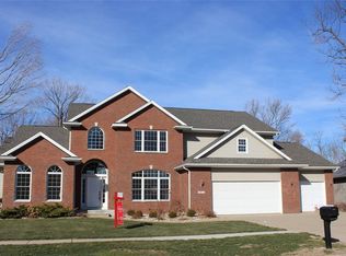 2911 Old Orchard Rd NE, Cedar Rapids, IA 52402