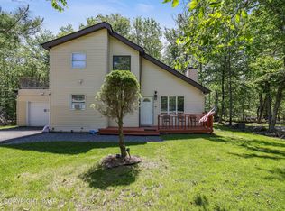 7042 Vista Dr, Tobyhanna, PA 18466