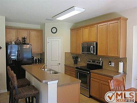 4th image of 460 Northbrook Ave
