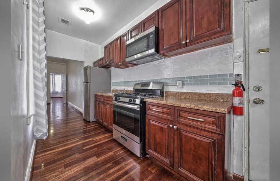2nd image of 3590 Kennedy Blvd APT 3