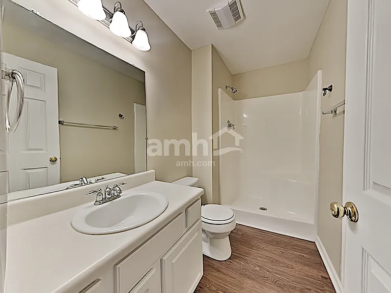 2000 Farmstead Ln — Photo 8