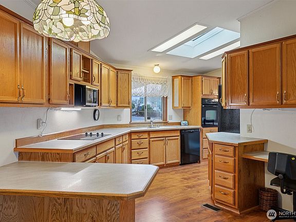 4th image of 12314 124th Street E #17
