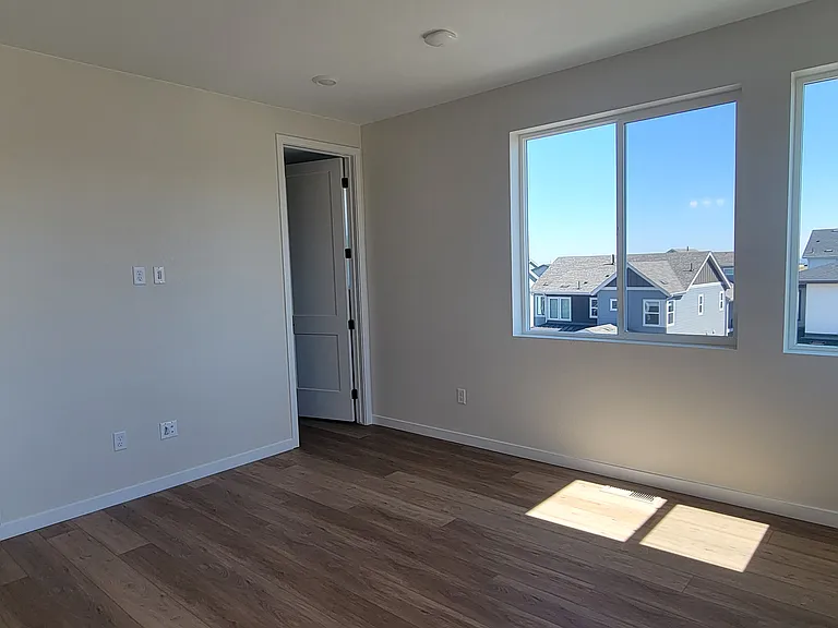 11732 Amplify Cir — Photo 36