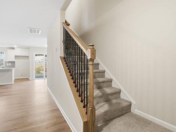 4th image of 115 Tango Dr