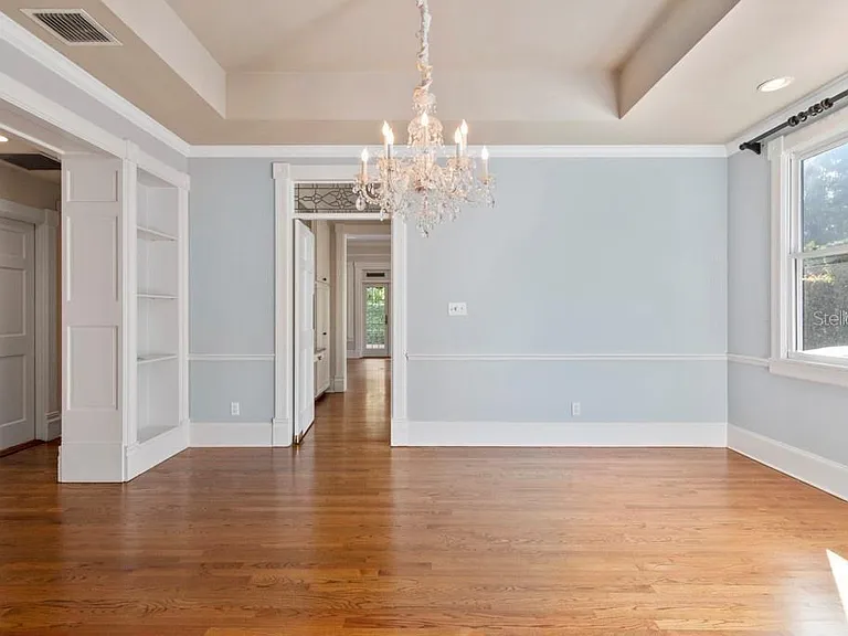 1119 Belleaire Cir — Photo 10
