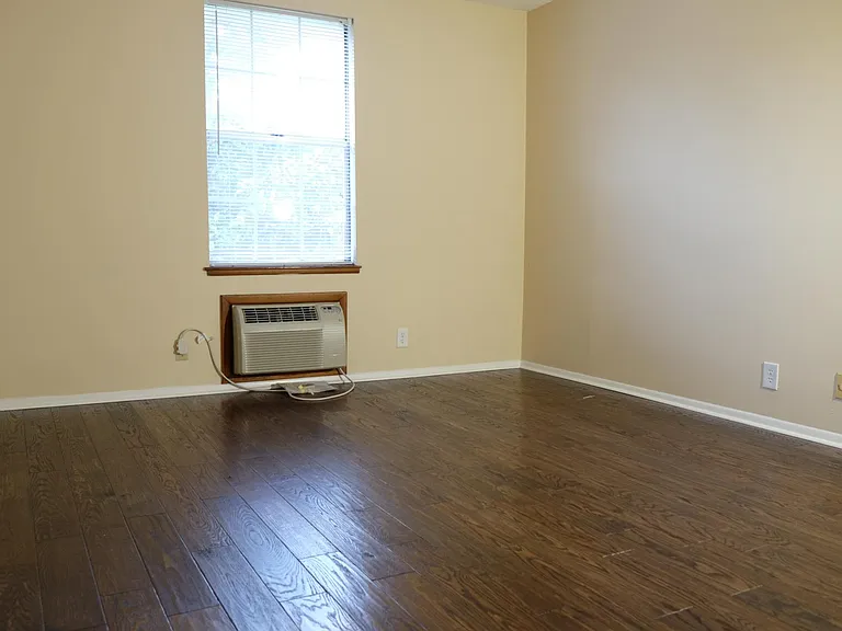 2530 Sharondale Dr #B7 — Photo 5