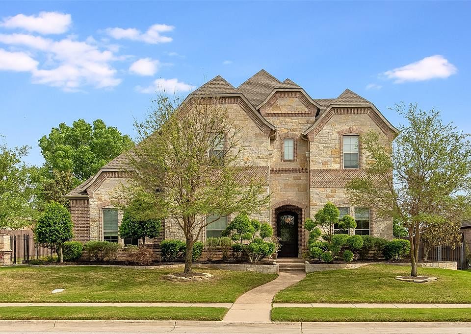 1st image of 2204 Camden Cir