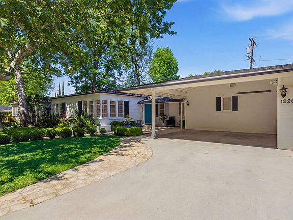 4th image of 12263 Laurel Terrace Dr