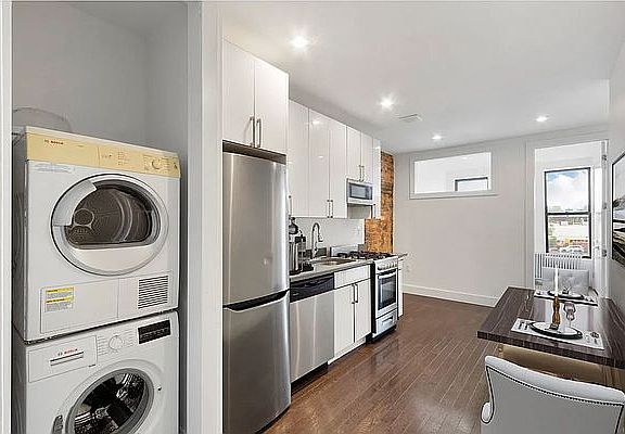 3rd image of 719 Henry St #4A