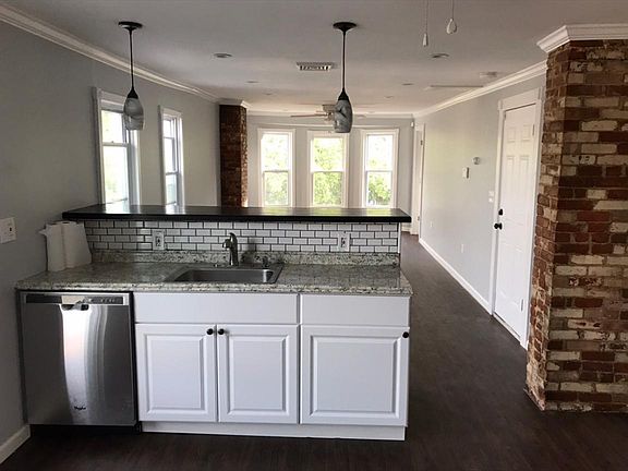 4th image of 497 West Ave #2