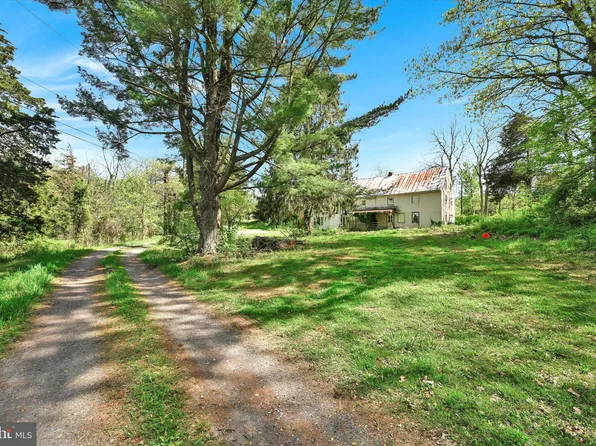 449 Golf Course Rd, Birdsboro, PA 19508