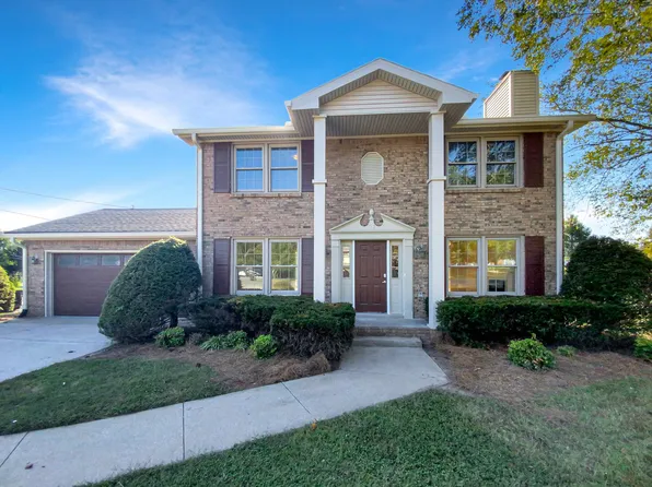 1918 Claymont Dr, Clarksville, TN 37040