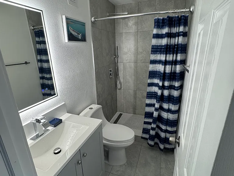 4111 Carson St NE — Photo 16