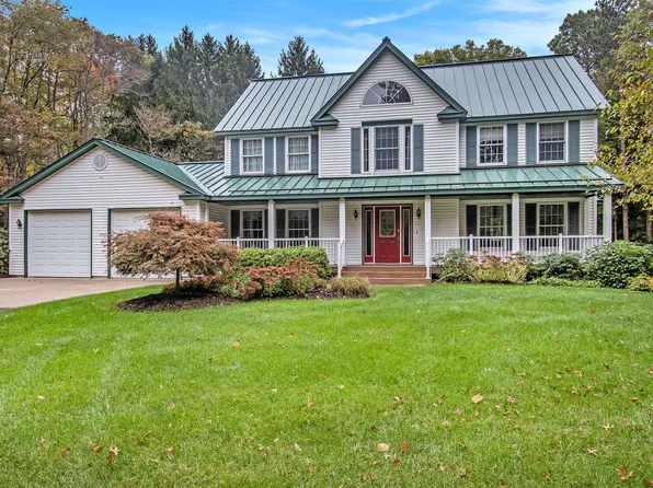 1401 57th St, Grand Junction, MI 49056