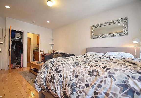 2nd image of 515 E 12th St APT 5