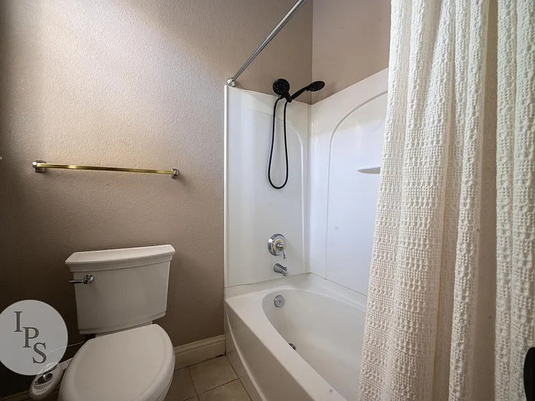 2389 Prescott Ave — Photo 20