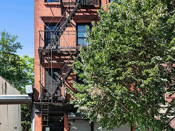 216 E 117th St, New York, NY 10035