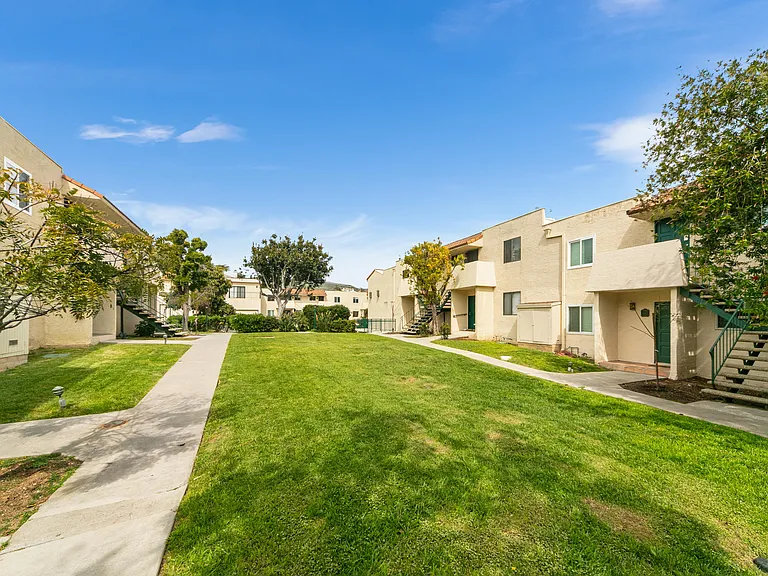 6481 Kanan Dume Rd — Photo 9