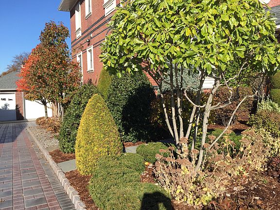 3rd image of 625 Belgrove Dr