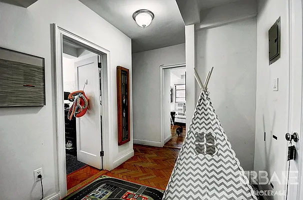 Rented by Urbane Brokerage | media 14