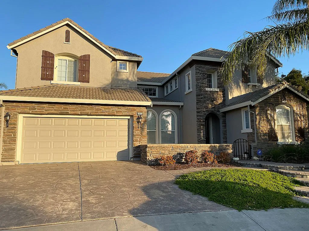 1049 Star Lilly Ct photo 1