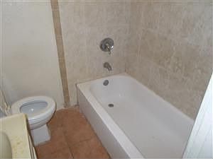 3rd image of 635 N H St