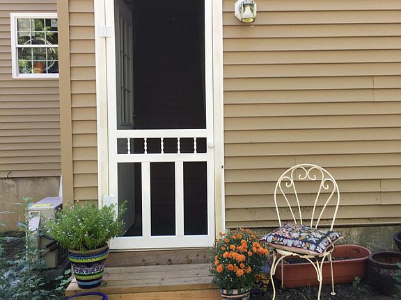 2nd image of 132 Rock Ledge Ln