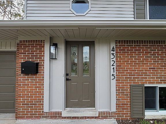 3rd image of 43215 Fortner Dr