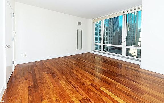 4th image of 250 E 53rd St APT 2102