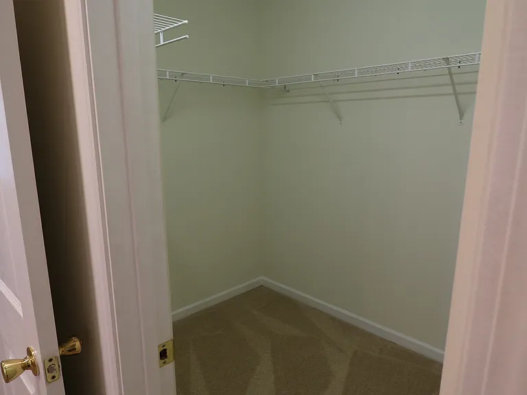 305 S Clifton Ave — Photo 17