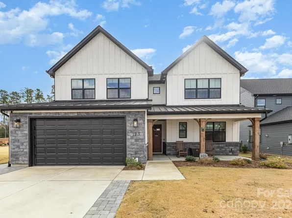 123 Windy Dell Dr, Tega Cay, SC 29708