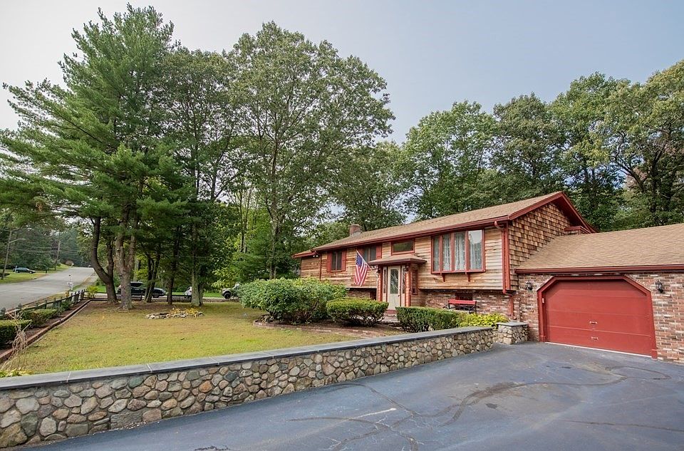 1st image of 55 Stoney Brook Ln