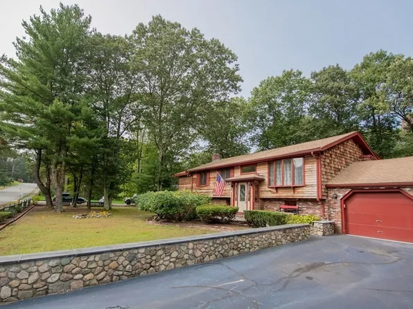 55 Stoney Brook Ln, Wrentham, MA 02093