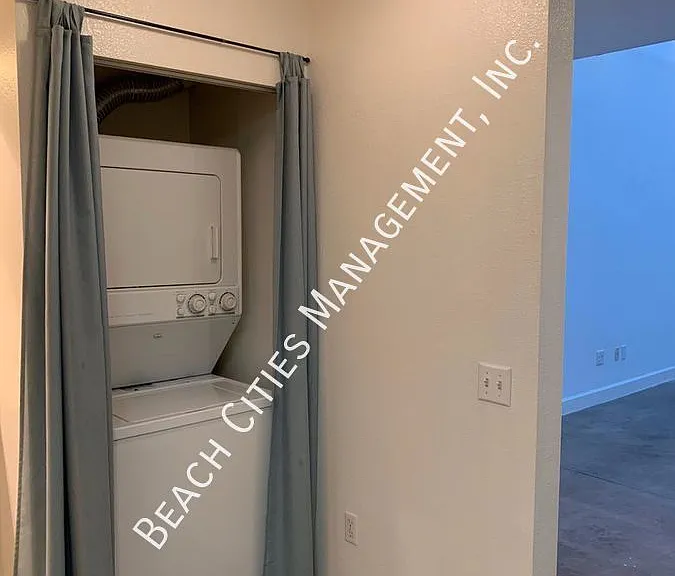 278 Alamitos Ave #14 — Photo 15